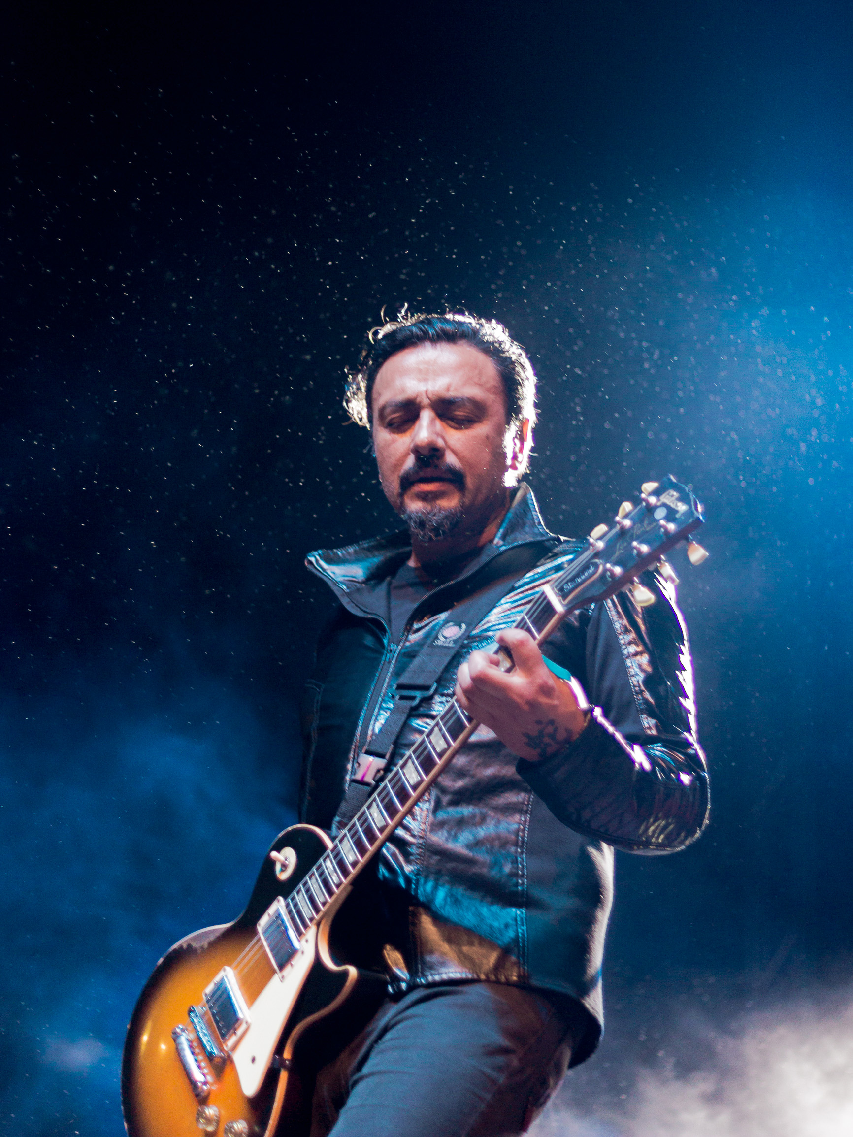 De Saloon + Claudio Valenzuela + Cristóbal Briceño: Rock para las masas